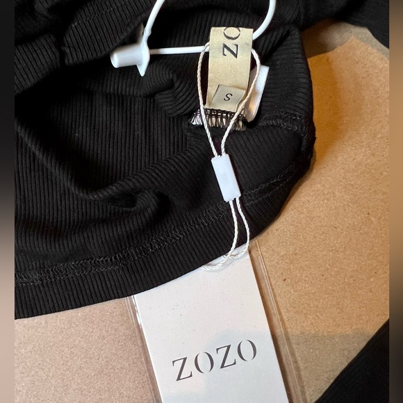 Zozo Crop Top - Picture 3 of 3